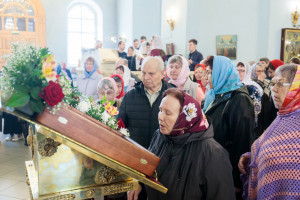 Митрополит Игнатий совершил Божественную литургию в Покровском храме г. Петровска