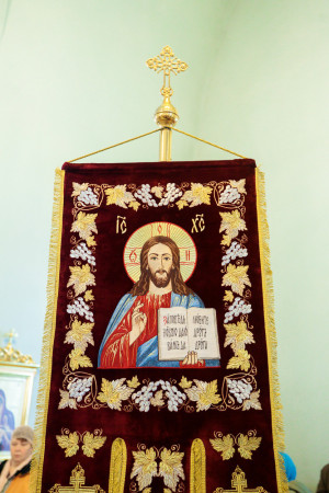 Митрополит Игнатий совершил Божественную литургию в Покровском храме г. Петровска