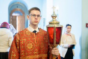 Митрополит Игнатий совершил Божественную литургию в Покровском храме г. Петровска