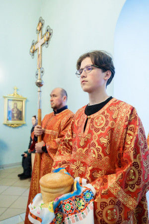 Митрополит Игнатий совершил Божественную литургию в Покровском храме г. Петровска