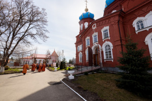 Митрополит Игнатий совершил Божественную литургию в Покровском храме г. Петровска