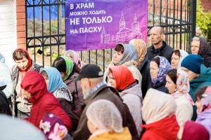 Митрополит Игнатий совершил Божественную литургию в Покровском храме г. Петровска