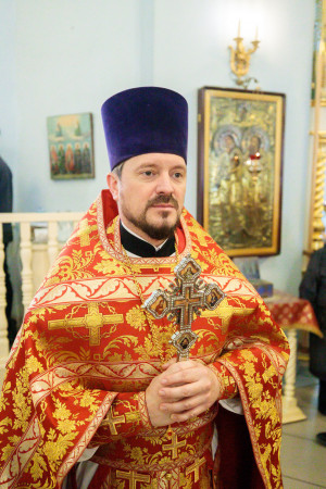 Митрополит Игнатий совершил Божественную литургию в Покровском храме г. Петровска
