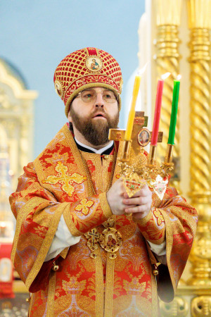 Митрополит Игнатий совершил Божественную литургию в Покровском храме г. Петровска