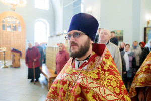 Митрополит Игнатий совершил Божественную литургию в Покровском храме г. Петровска