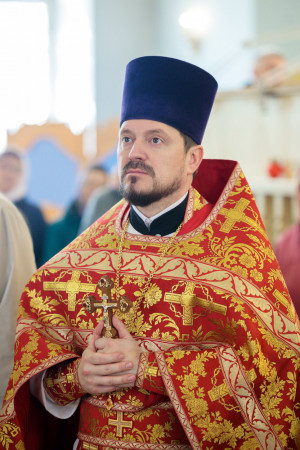 Митрополит Игнатий совершил Божественную литургию в Покровском храме г. Петровска