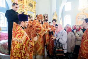 Митрополит Игнатий совершил Божественную литургию в Покровском храме г. Петровска
