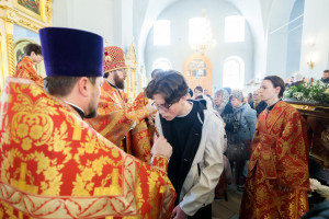 Митрополит Игнатий совершил Божественную литургию в Покровском храме г. Петровска
