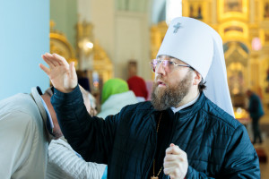 Митрополит Игнатий совершил Божественную литургию в Покровском храме г. Петровска
