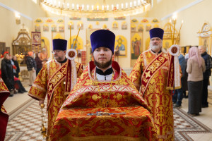 Митрополит Игнатий совершил Божественную литургию в храме святой равноапостольной Марии Магдалины г. Саратова