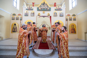 Митрополит Игнатий совершил Божественную литургию в храме святой равноапостольной Марии Магдалины г. Саратова