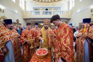 Митрополит Игнатий совершил Божественную литургию в храме святой равноапостольной Марии Магдалины г. Саратова