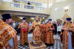 Митрополит Игнатий совершил Божественную литургию в храме святой равноапостольной Марии Магдалины г. Саратова