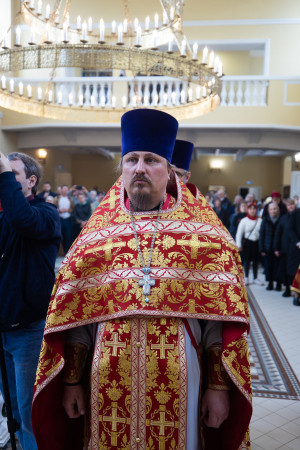 Митрополит Игнатий совершил Божественную литургию в храме святой равноапостольной Марии Магдалины г. Саратова
