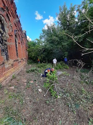 Добровольцы из Саратова потрудились в старинном храме