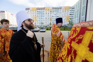 Митрополит Игнатий совершил Божественную литургию в храме Нерукотворного Образа Спасителя г. Саратова