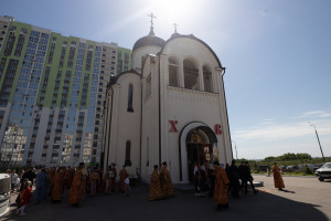 Митрополит Игнатий совершил Божественную литургию в храме Нерукотворного Образа Спасителя г. Саратова