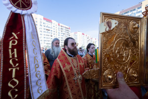 Митрополит Игнатий совершил Божественную литургию в храме Нерукотворного Образа Спасителя г. Саратова
