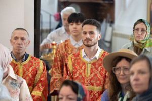 Митрополит Игнатий совершил Божественную литургию в храме Нерукотворного Образа Спасителя г. Саратова