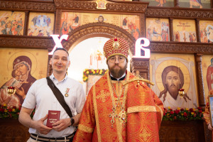 Митрополит Игнатий совершил Божественную литургию в храме Нерукотворного Образа Спасителя г. Саратова