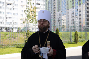 Митрополит Игнатий совершил Божественную литургию в храме Нерукотворного Образа Спасителя г. Саратова
