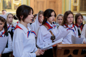 Последний звонок в в Покровской православной классической гимназии имени святого благоверного князя Александра Невского г. Саратова