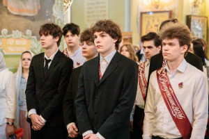 Последний звонок в в Покровской православной классической гимназии имени святого благоверного князя Александра Невского г. Саратова