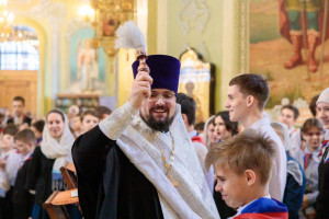 Последний звонок в в Покровской православной классической гимназии имени святого благоверного князя Александра Невского г. Саратова