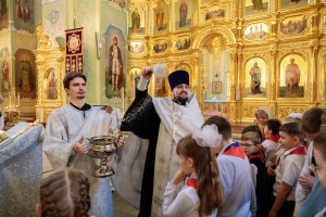 Последний звонок в в Покровской православной классической гимназии имени святого благоверного князя Александра Невского г. Саратова