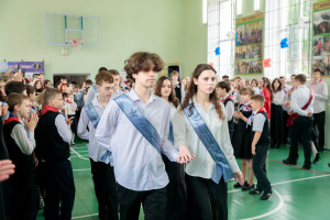 Последний звонок в в Покровской православной классической гимназии имени святого благоверного князя Александра Невского г. Саратова