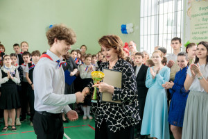 Последний звонок в в Покровской православной классической гимназии имени святого благоверного князя Александра Невского г. Саратова