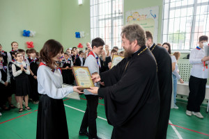 Последний звонок в в Покровской православной классической гимназии имени святого благоверного князя Александра Невского г. Саратова