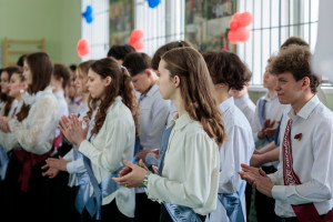 Последний звонок в в Покровской православной классической гимназии имени святого благоверного князя Александра Невского г. Саратова