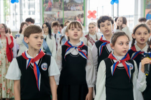 Последний звонок в в Покровской православной классической гимназии имени святого благоверного князя Александра Невского г. Саратова
