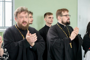 Последний звонок в в Покровской православной классической гимназии имени святого благоверного князя Александра Невского г. Саратова