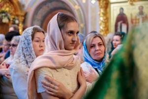 Митрополит Игнатий совершил Божественную литургию и великую вечерню в Свято-Троицком кафедральном соборе г. Саратова