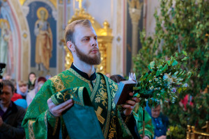 Митрополит Игнатий совершил Божественную литургию и великую вечерню в Свято-Троицком кафедральном соборе г. Саратова