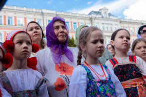 Митрополит Игнатий совершил Божественную литургию и великую вечерню в Свято-Троицком кафедральном соборе г. Саратова