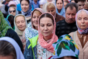 Митрополит Игнатий совершил Божественную литургию и великую вечерню в Свято-Троицком кафедральном соборе г. Саратова