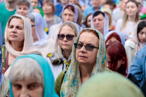 Митрополит Игнатий совершил Божественную литургию и великую вечерню в Свято-Троицком кафедральном соборе г. Саратова