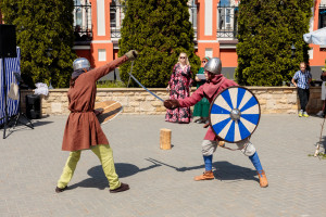 Митрополит Игнатий совершил Божественную литургию и великую вечерню в Свято-Троицком кафедральном соборе г. Саратова