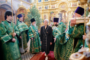 Божественная литургия и великая вечерня в Свято-Троицком кафедральном соборе г. Саратова