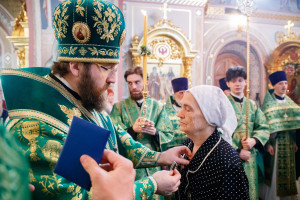 Божественная литургия и великая вечерня в Свято-Троицком кафедральном соборе г. Саратова