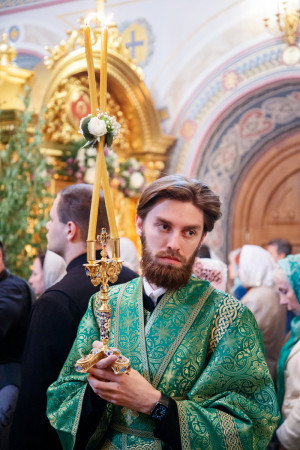 Божественная литургия и великая вечерня в Свято-Троицком кафедральном соборе г. Саратова