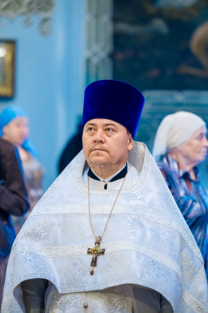 Митрополит Игнатий и митрополит Владимир совершили Божественную литургию в Свято-Духовском соборе г. Саратова