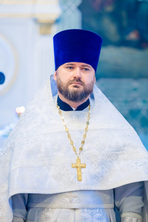 Митрополит Игнатий и митрополит Владимир совершили Божественную литургию в Свято-Духовском соборе г. Саратова