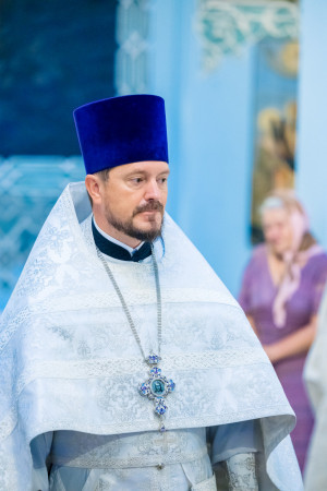 Митрополит Игнатий и митрополит Владимир совершили Божественную литургию в Свято-Духовском соборе г. Саратова