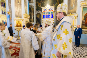 Митрополит Игнатий и митрополит Владимир совершили Божественную литургию в Свято-Духовском соборе г. Саратова