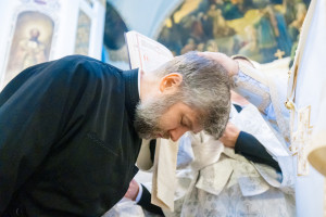 Митрополит Игнатий и митрополит Владимир совершили Божественную литургию в Свято-Духовском соборе г. Саратова