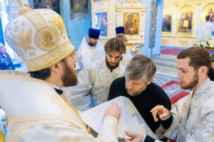 Митрополит Игнатий и митрополит Владимир совершили Божественную литургию в Свято-Духовском соборе г. Саратова